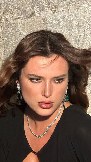 Full leaked Bella thorne  page private onlyfans photo