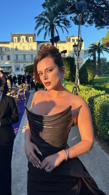 Full leaked Bella thorne  page private onlyfans photo