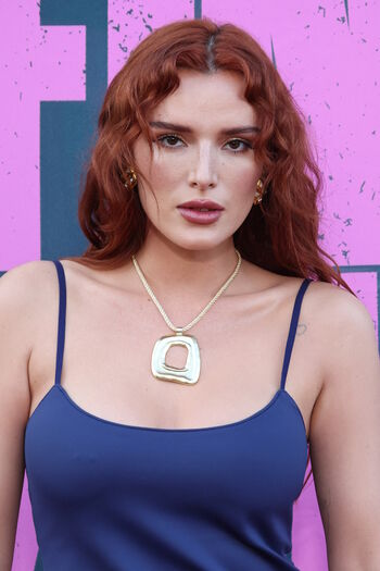 Full leaked Bella thorne  page private onlyfans photo