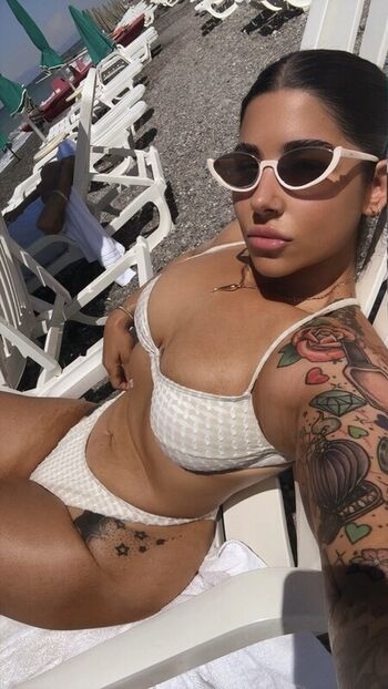 Full leaked Bellabarbellz private onlyfans photo