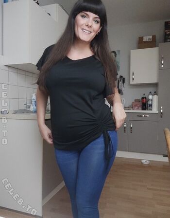 Full leaked Bellabigboobz private onlyfans photo