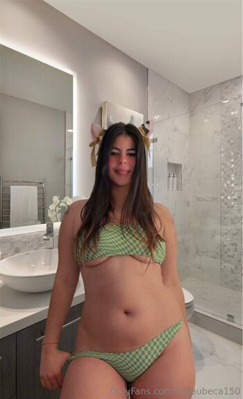 Full leaked Bellalis private onlyfans photo
