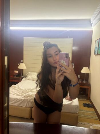 Full leaked Bellavrysss private onlyfans photo
