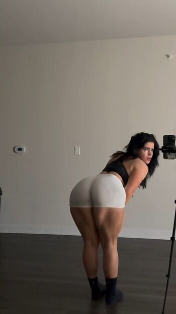 Full leaked Bent over private onlyfans photo