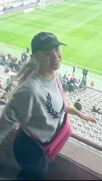 Full leaked Benvivien private onlyfans photo