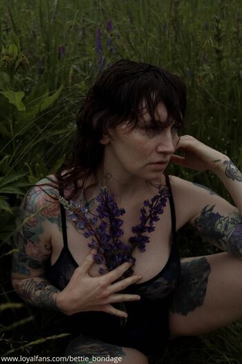 Full leaked Bettie bondage page private onlyfans photo