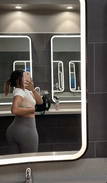 Full leaked Big booty karla private onlyfans photo