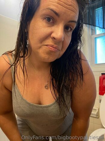 bigbootypantiesxo