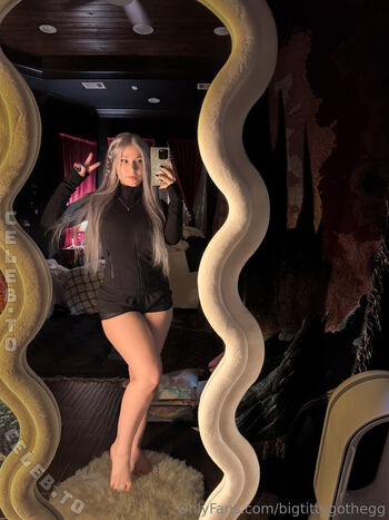 bigtittygothegg