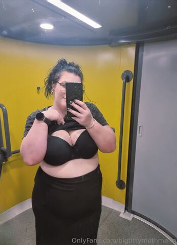 bigtittymothmann