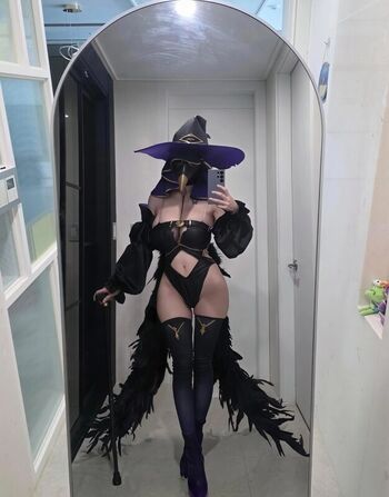 Full leaked Leona mia/ private onlyfans photo