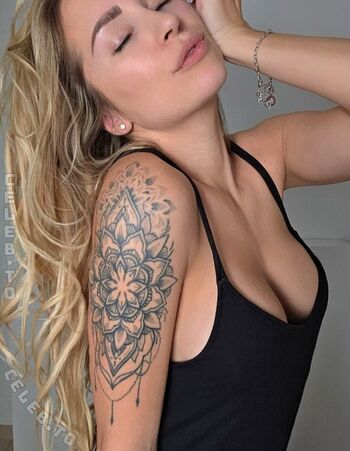 Full leaked Blonde model private onlyfans photo