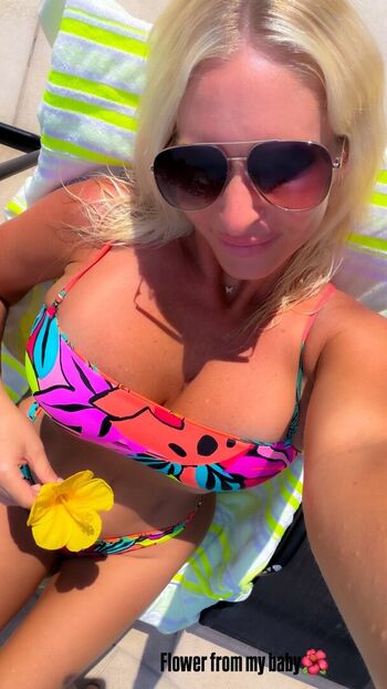 Full leaked Blondie mom bay private onlyfans photo