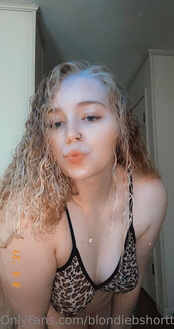 Full leaked Blondiebshortt private onlyfans photo
