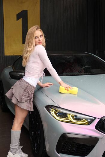 Blondinka Drive Angelina