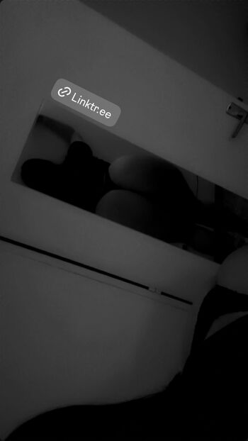 Full leaked Bluee eyes private onlyfans photo