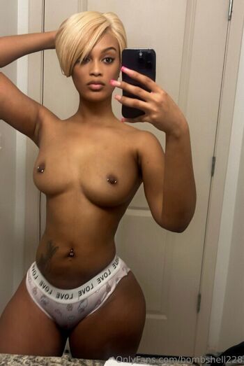 Full leaked Bombshell page private onlyfans photo