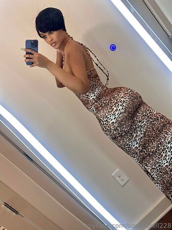 Full leaked Bombshell private onlyfans photo