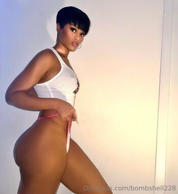 Full leaked Bombshell private onlyfans photo