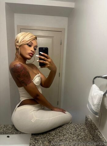 Full leaked Bombshell private onlyfans photo