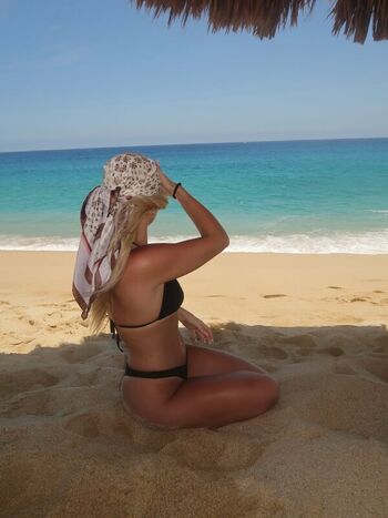 Full leaked Boutinela babes  page private onlyfans photo