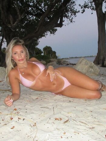 Full leaked Boutinela babes  page private onlyfans photo