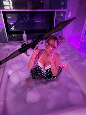 Full leaked Bratkylani private onlyfans photo