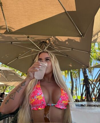 BrazyBecca