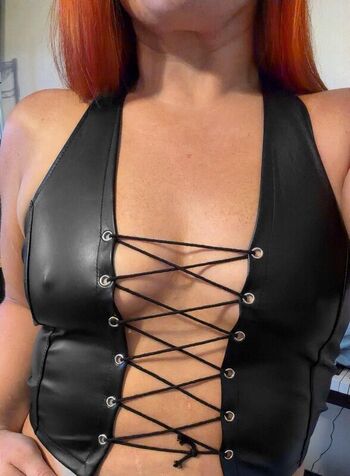 Full leaked Brezyvibesxo private onlyfans photo