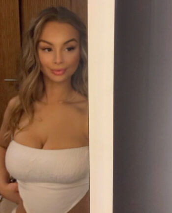 Full leaked Bronitiamonica private onlyfans photo