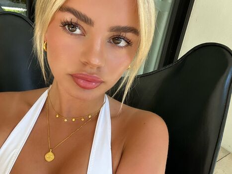 Full leaked Brontesheppeard private onlyfans photo