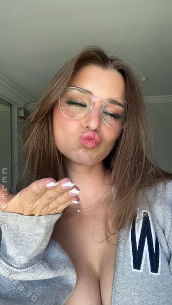 Full leaked Brooke monk page private onlyfans photo