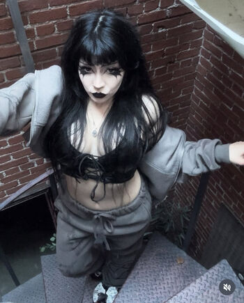 BuffGothMom