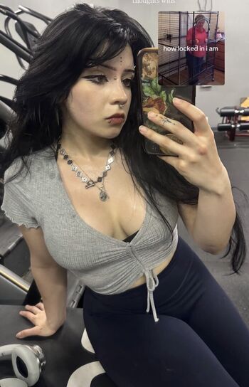 BuffGothMom
