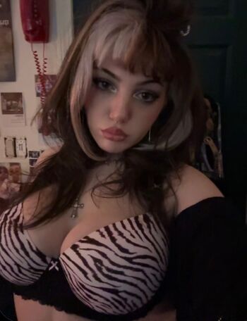 Full leaked Buggiewuggie private onlyfans photo