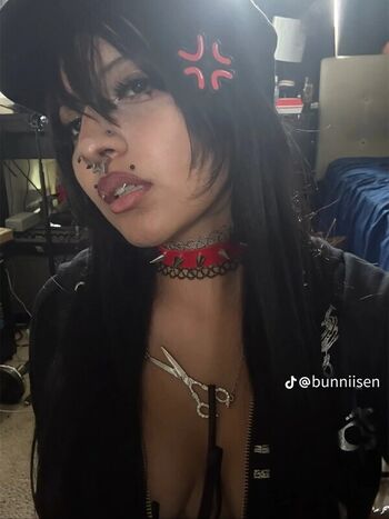 Full leaked Bunniisen private onlyfans photo