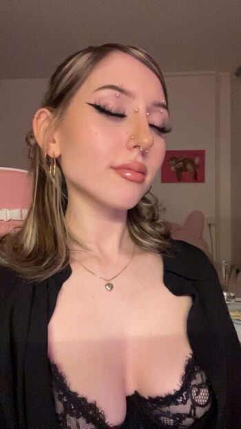 Full leaked Bunnyboylo private onlyfans photo