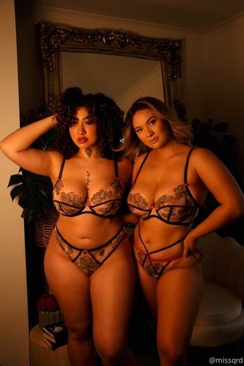 buxom_babenz