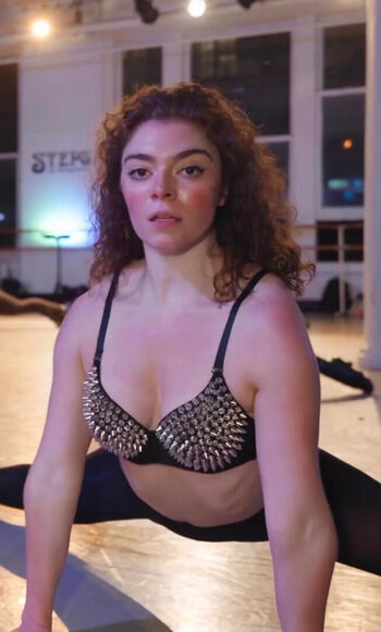 Full leaked Caitlin bond page private onlyfans photo