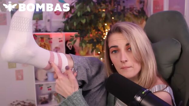 Caitlin Marie Reacts