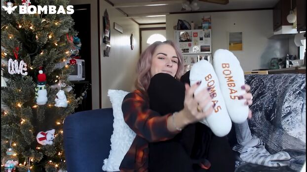 Caitlin Marie Reacts