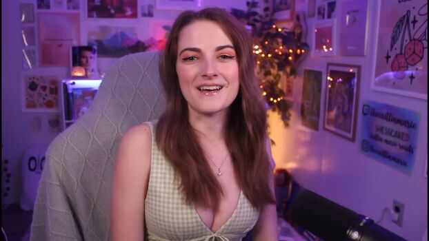 Full leaked Caitlin marie reacts private onlyfans photo