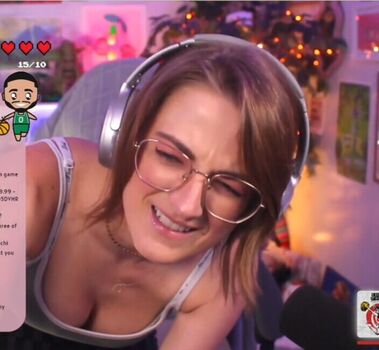 Full leaked Caitlin marie reacts private onlyfans photo
