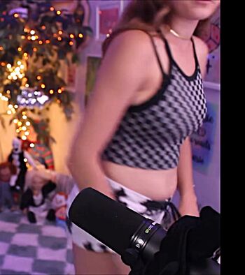 Full leaked Caitlin marie reacts private onlyfans photo