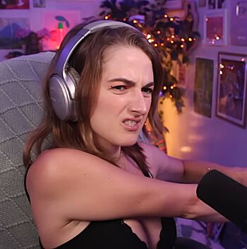 Full leaked Caitlin marie reacts private onlyfans photo