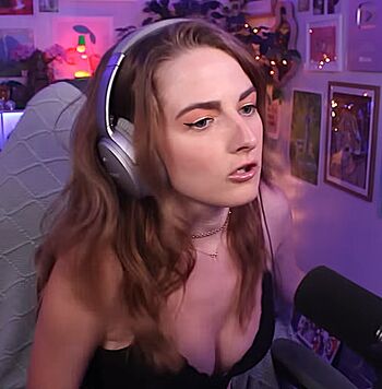 Full leaked Caitlin marie reacts private onlyfans photo