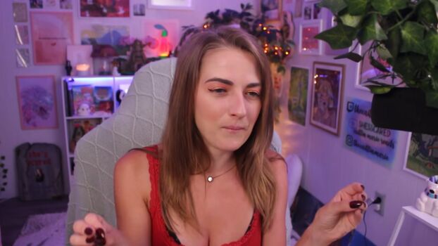 Caitlin Marie Reacts