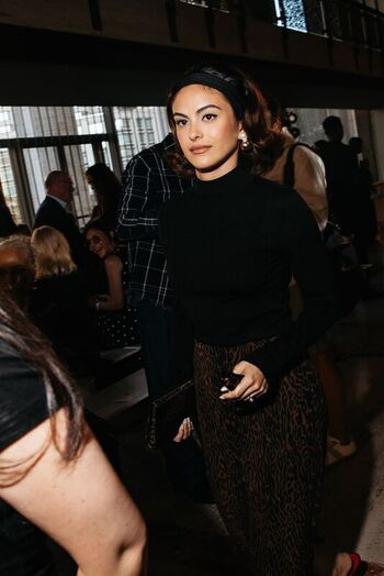 Camila Mendes