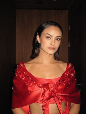 Camila Mendes