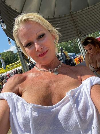 Full leaked Candy s goodies private onlyfans photo